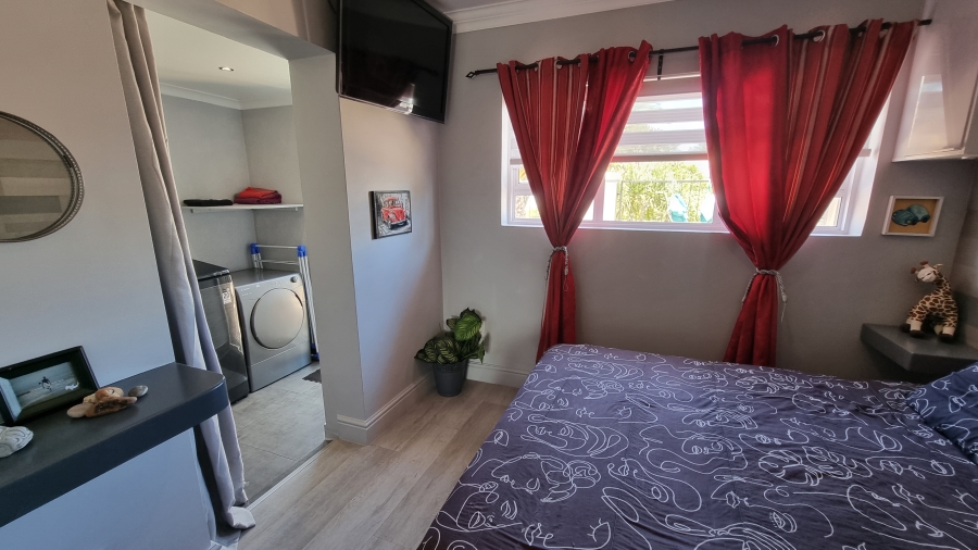 5 Bedroom Property for Sale in Die Bos Western Cape